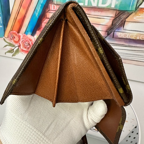 LOUIS VUITTON ELISE WALLET - Picture 7 of 17